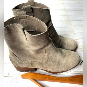 Sorel suede heeled boots